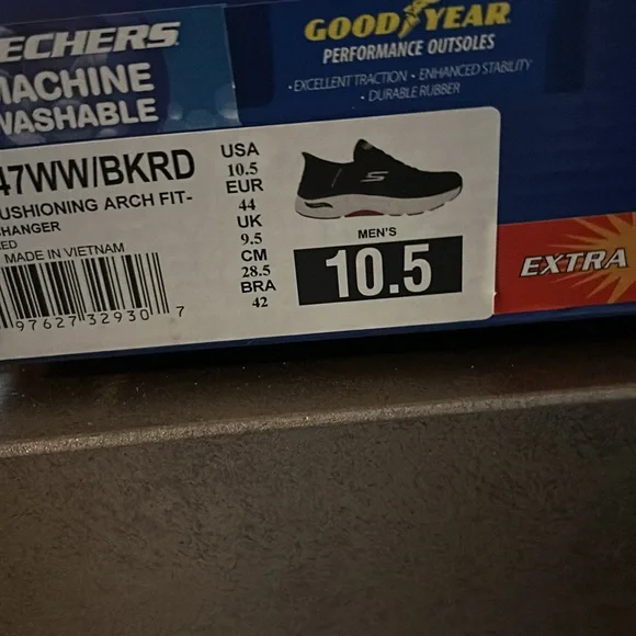 Skechers slip Ins Men's Black and White Athletic Shoes. Extra wide - Picture 2 of 4
